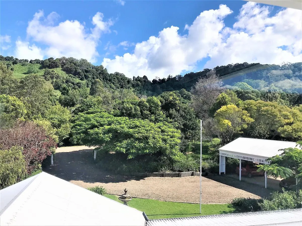 The Country House At Hunchy Montville