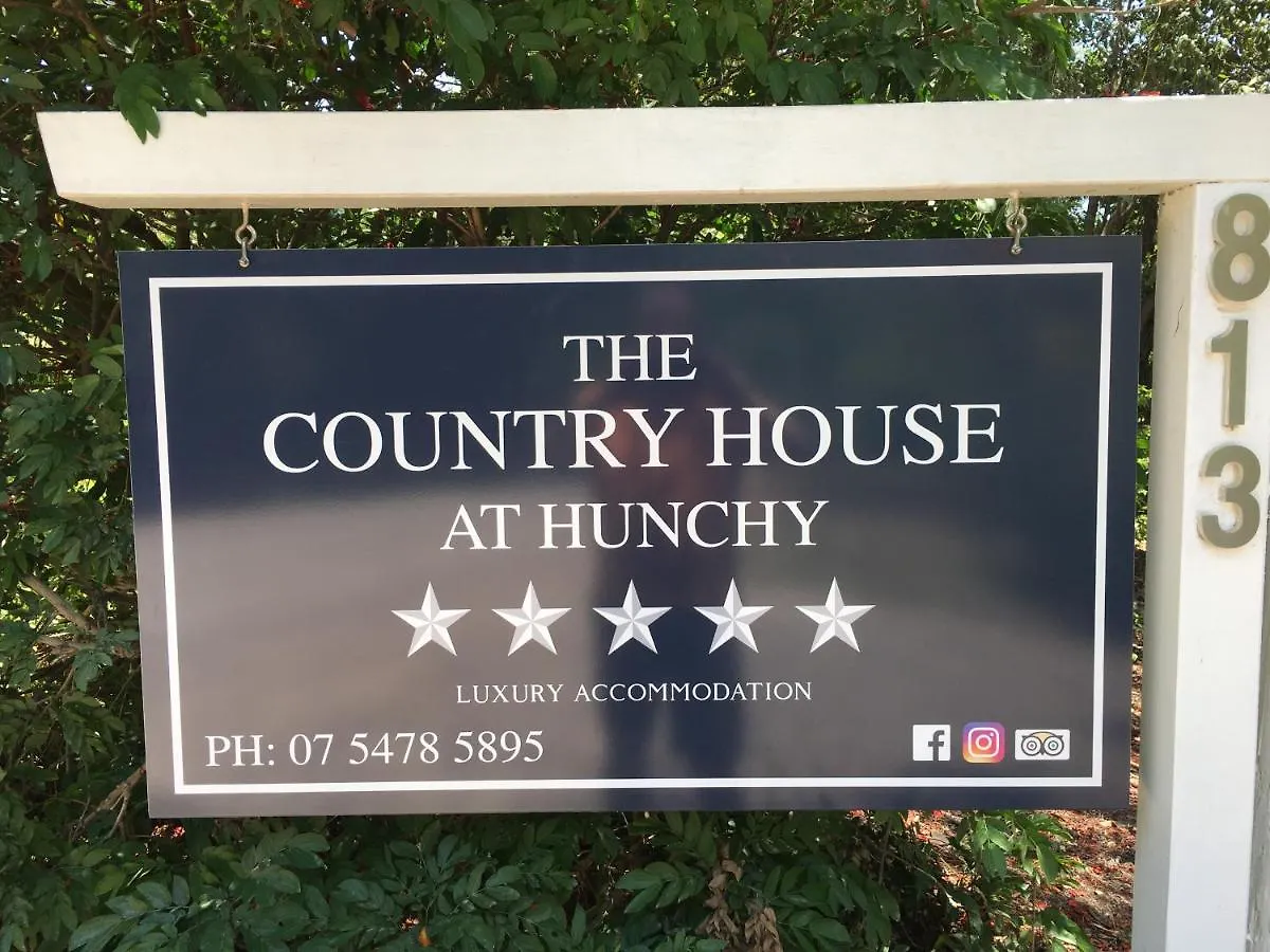 The Country House At Hunchy Montville Bed & Breakfast